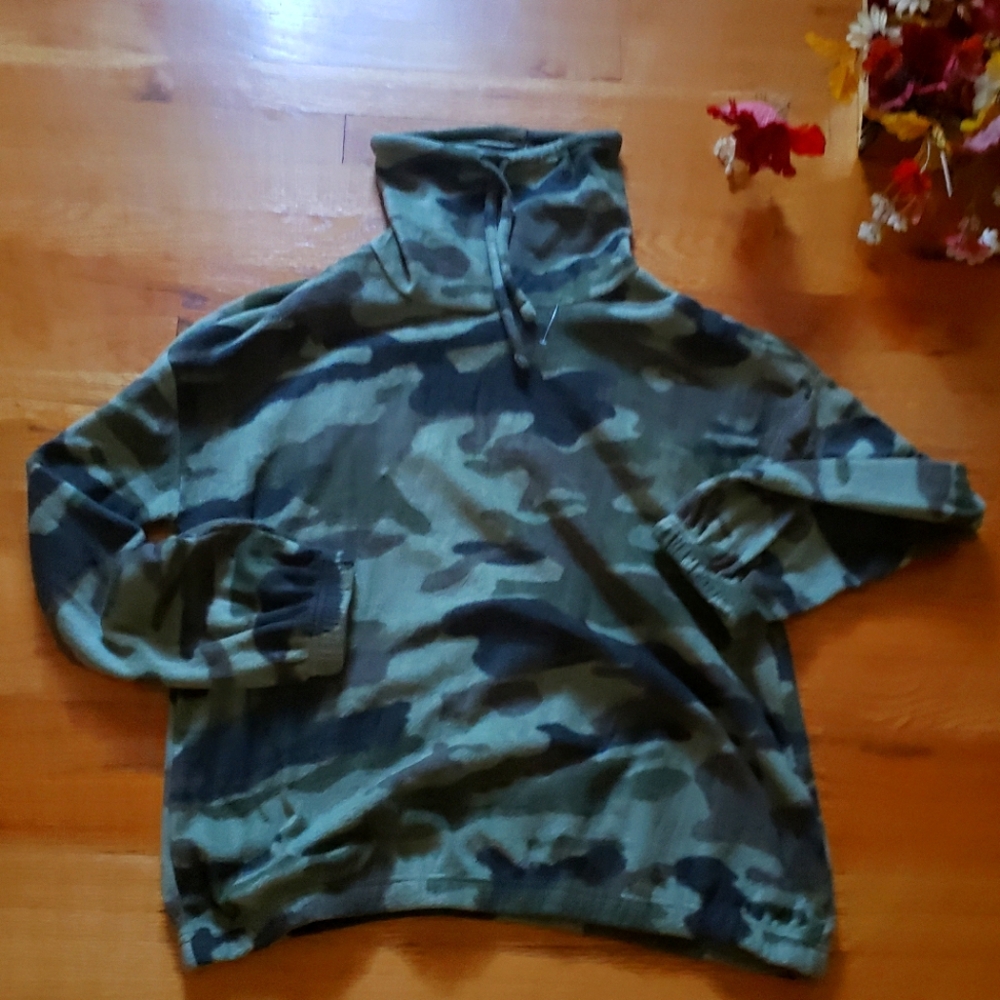 Derek Heart  Women's Large Green Camo Fleece Cowl neck Drawstring Pullover NWT